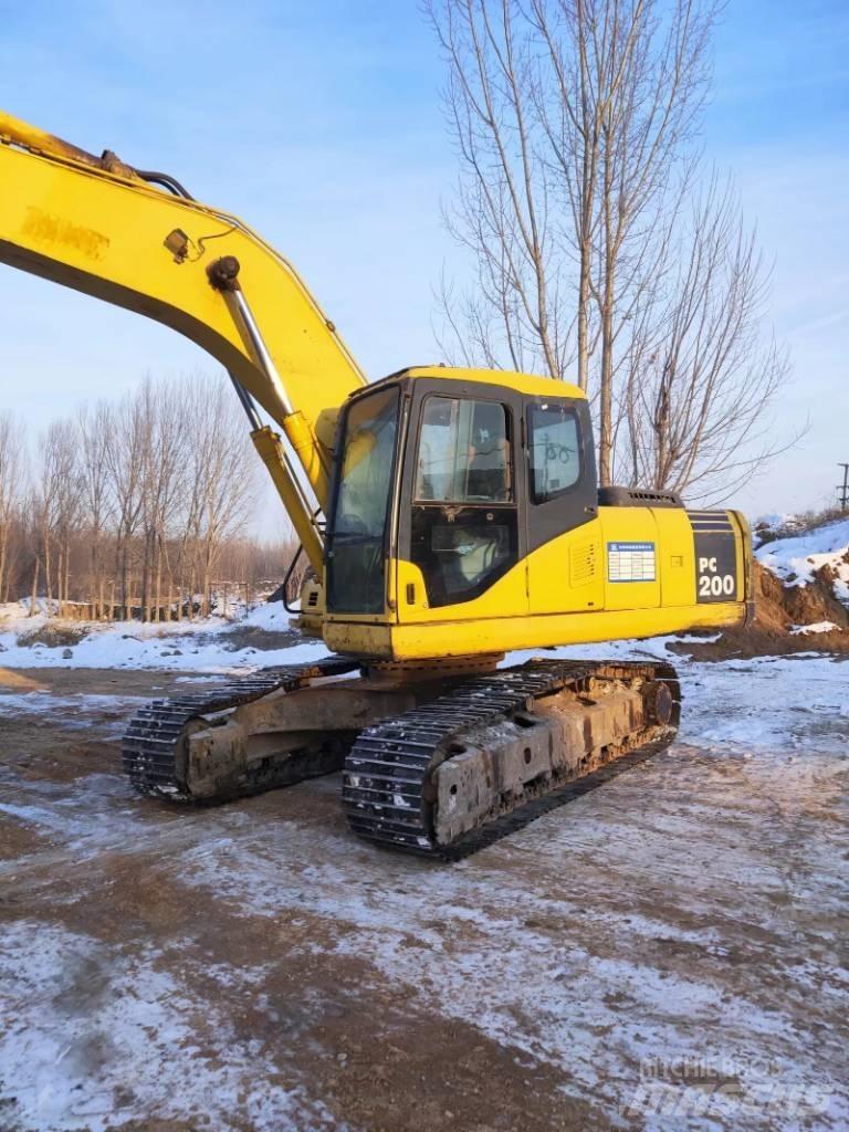 Komatsu pc200-7 حفارات زحافة