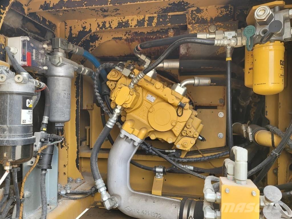 CAT 330FL حفارات زحافة