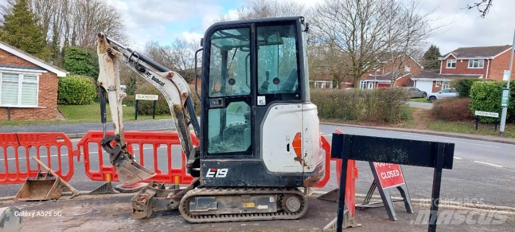 Bobcat E 19 CABIN حفارات صغيرة أقل من 7 طن (حفارات صغيرة)