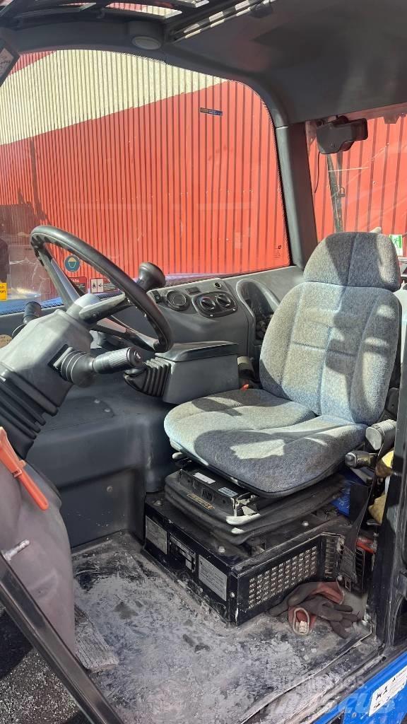 New Holland LM 5060 مناولات متداخلة