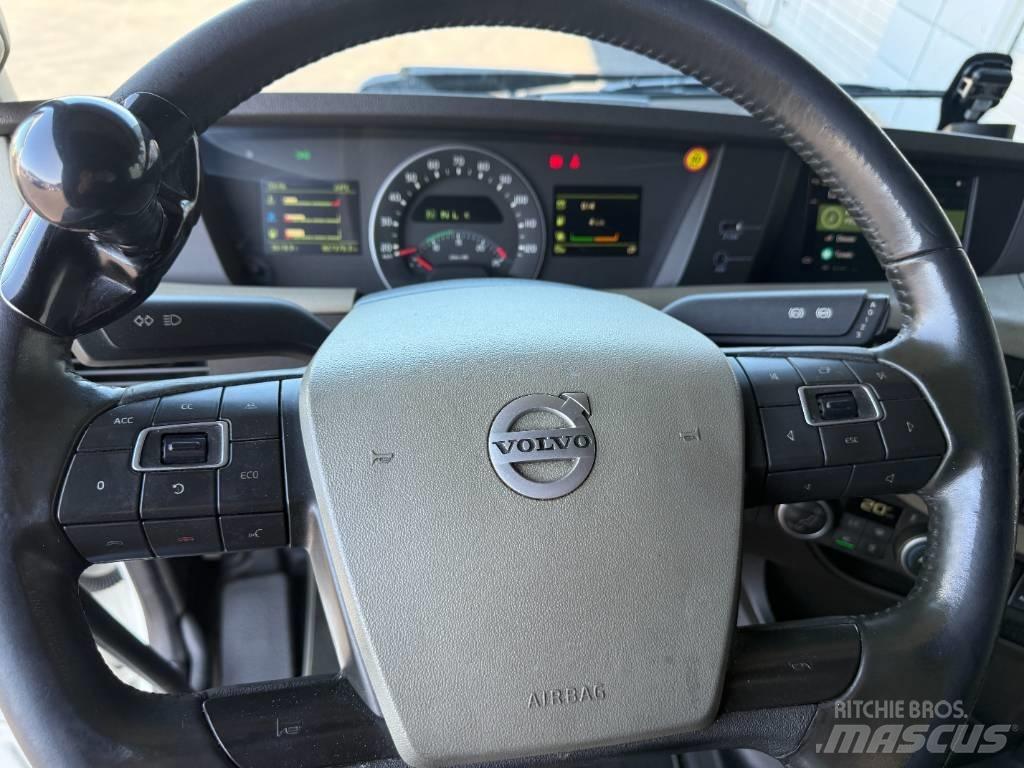 Volvo FH 540 6x2 شاحنات ذات هيكل صندوقي