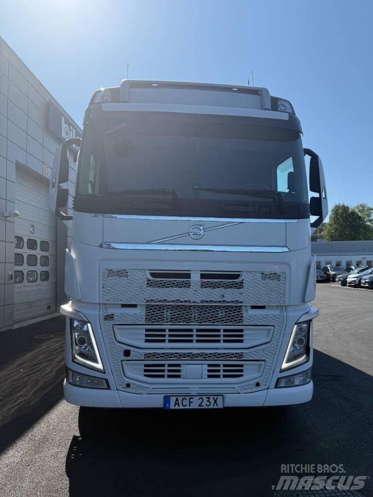 Volvo FH 540 6x2 شاحنات ذات هيكل صندوقي