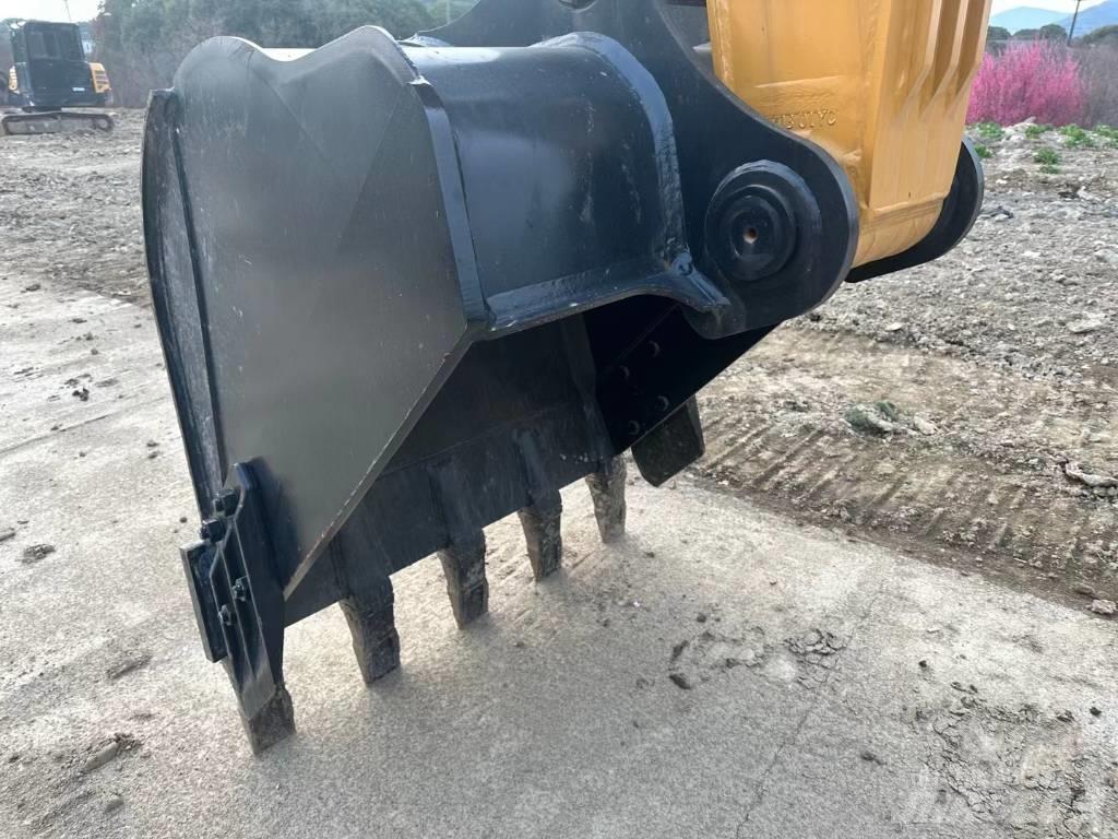 Sany SY 205 H حفارات زحافة
