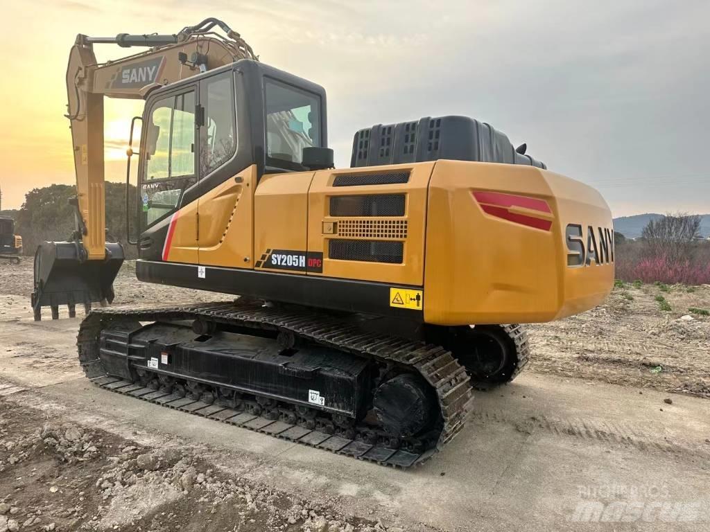 Sany SY 205 H حفارات زحافة