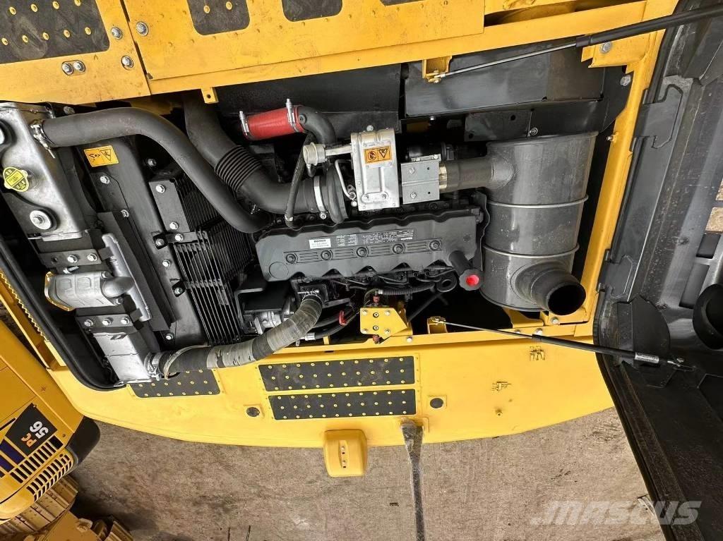 Komatsu PC 220 حفارات زحافة