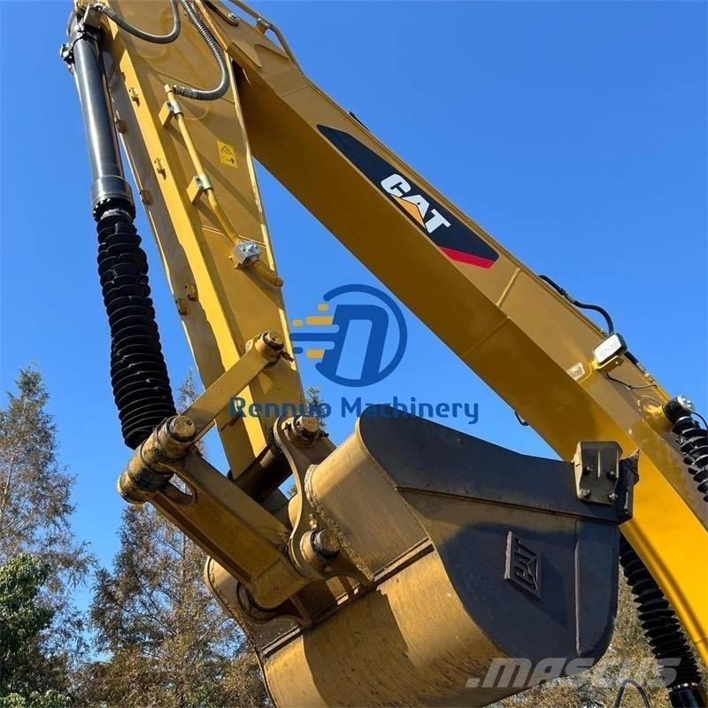CAT 323D2 حفارات زحافة