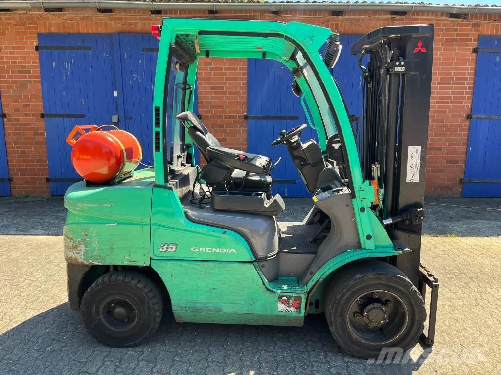 Mitsubishi FG 35 N شاحنات LPG