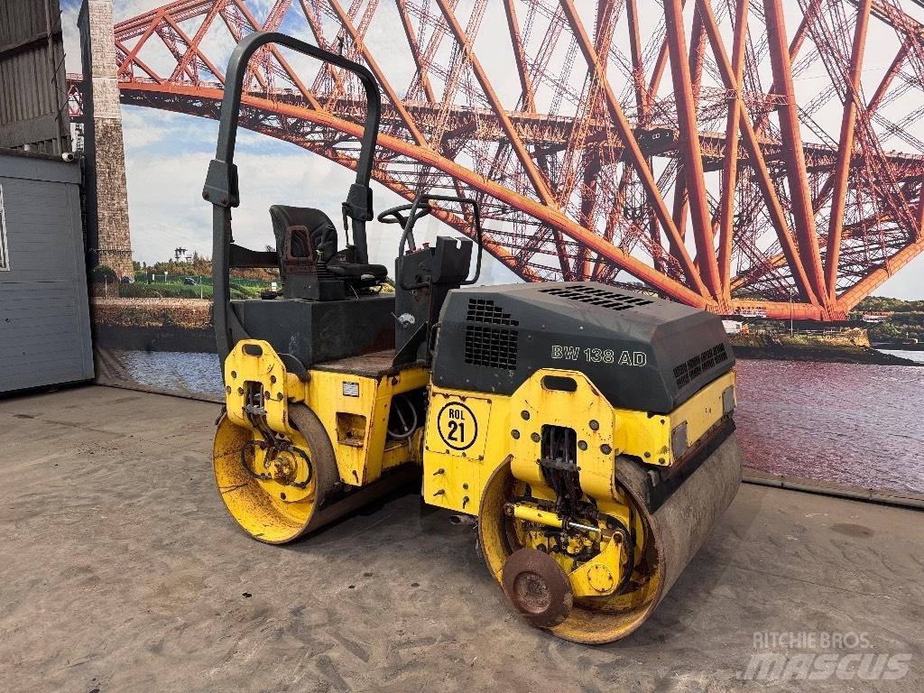 Bomag BW 138 AD مداحل ثنائية الاسطوانة