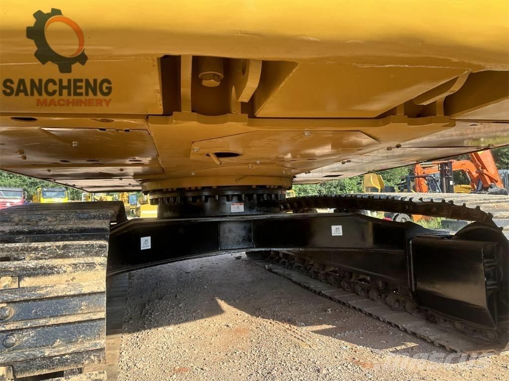 CAT 320 C حفارات زحافة