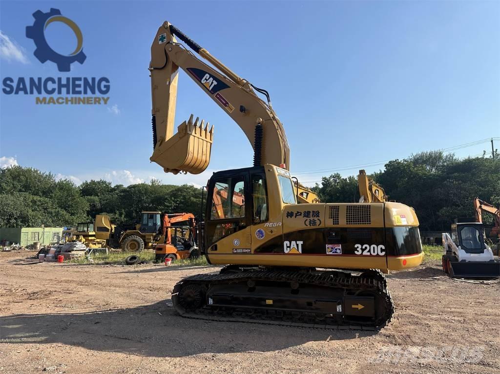 CAT 320 C حفارات زحافة