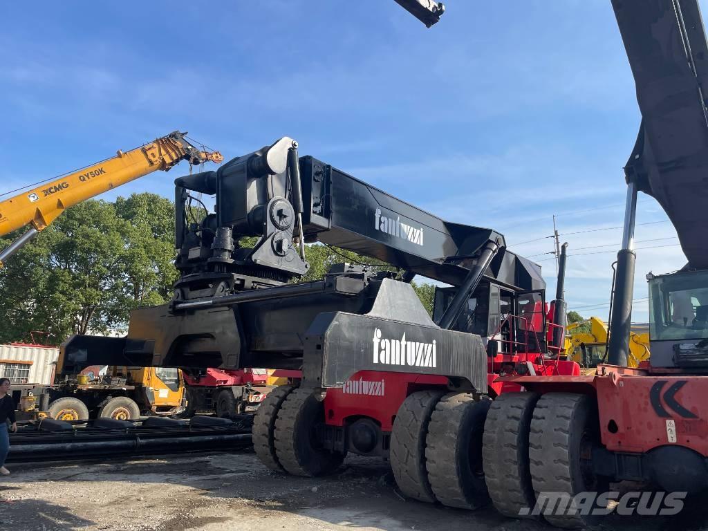 Fantuzzi CS 45 KM رافعات حاويات