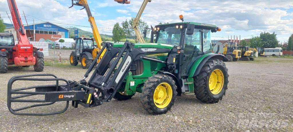 John Deere 5620 الجرارات