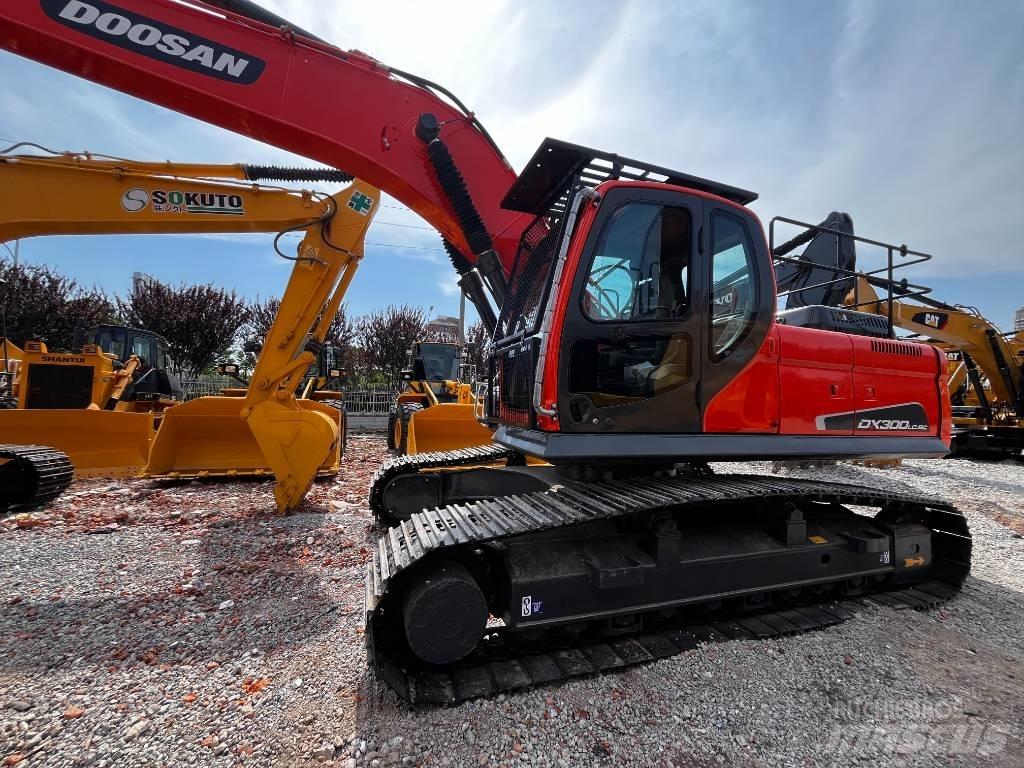 Doosan DX 300 LC-9C حفارات زحافة