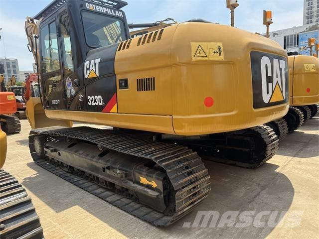 CAT 323 D L حفارات زحافة