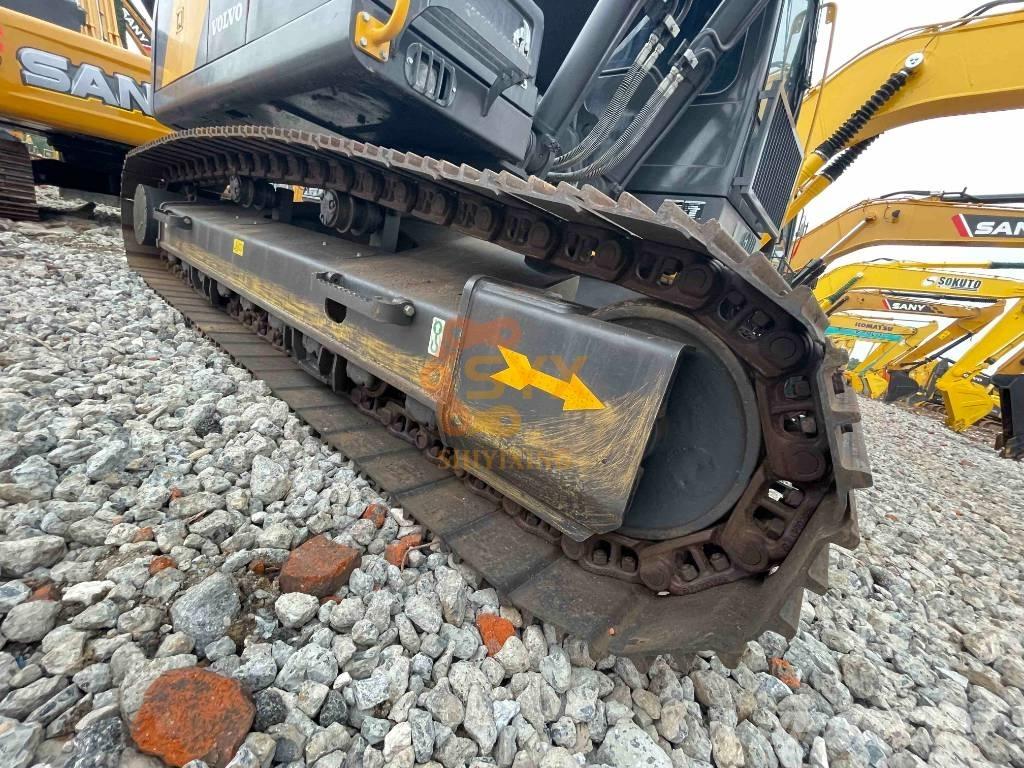 Volvo EC 240 BL حفارات زحافة