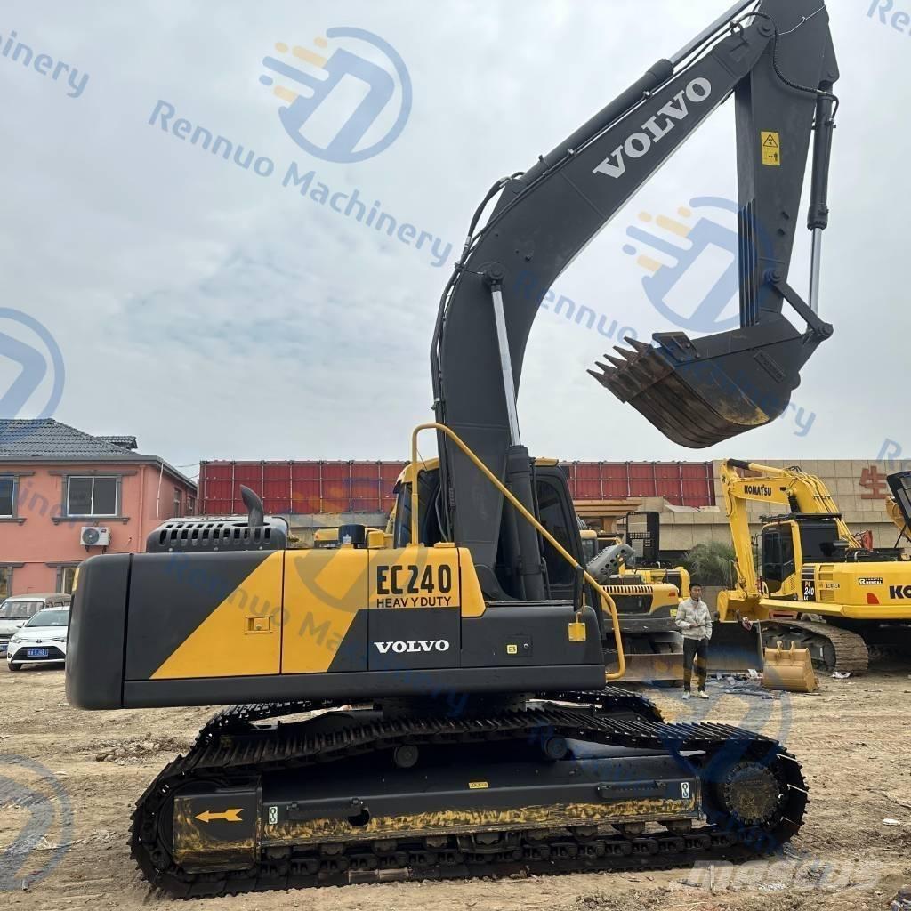 Volvo EC 240 حفارات زحافة