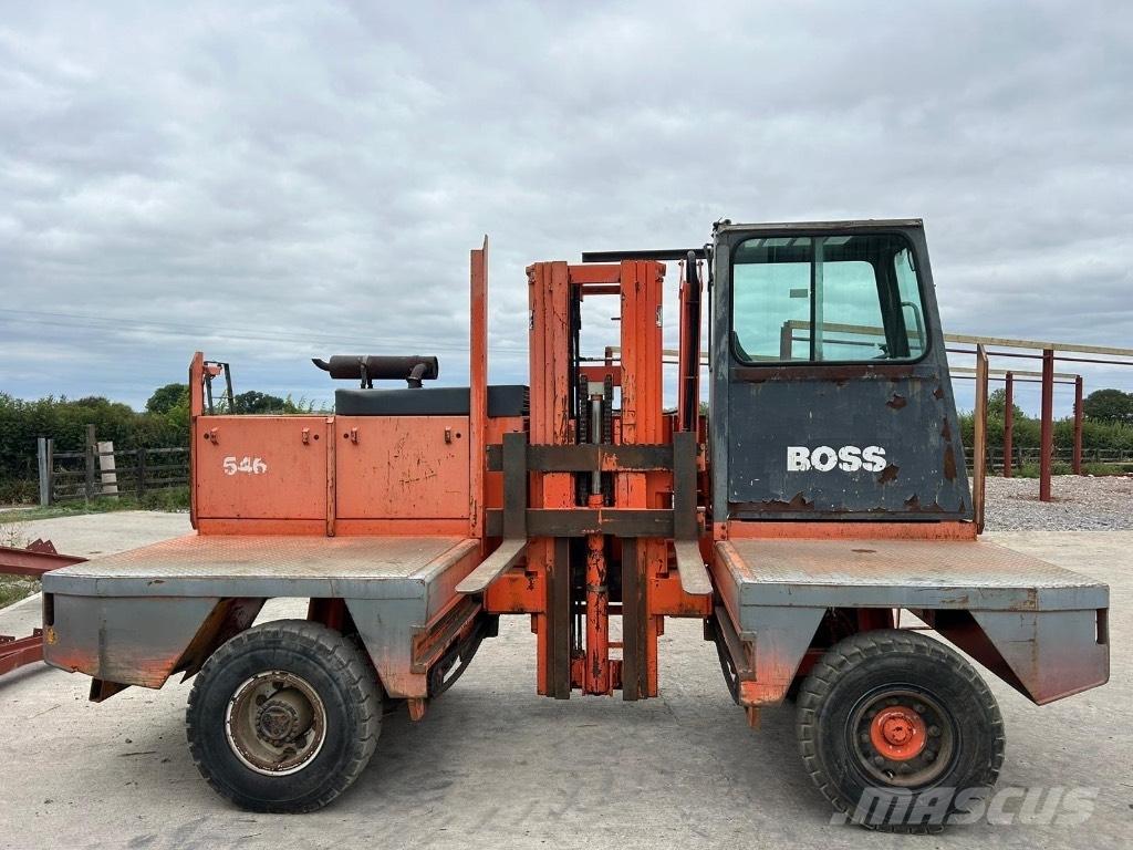 Boss 546 لوادر جانبية