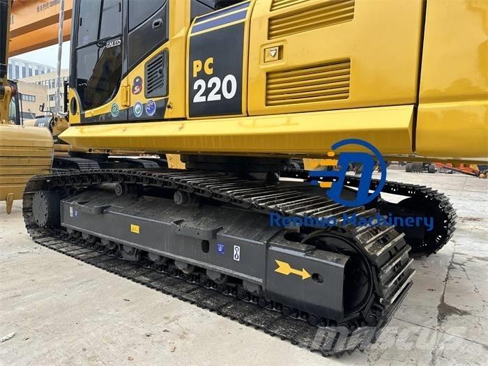Komatsu PC 220-8 حفارات زحافة