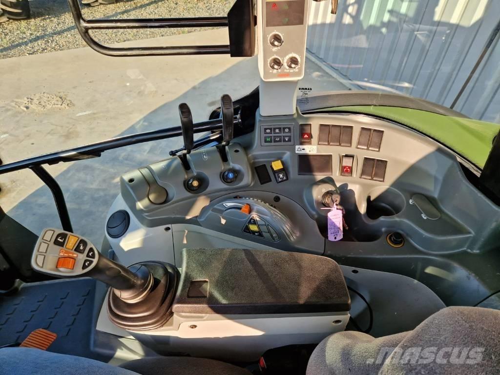 CLAAS Arion 420 الجرارات