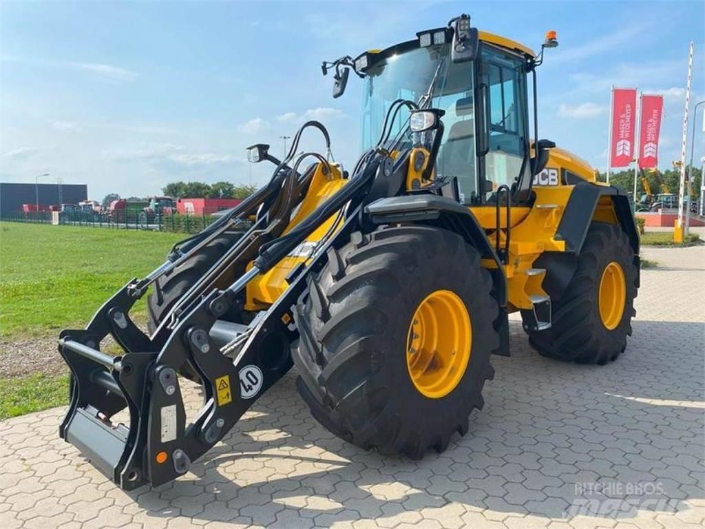 JCB 427 AGRI لوادر بعجل