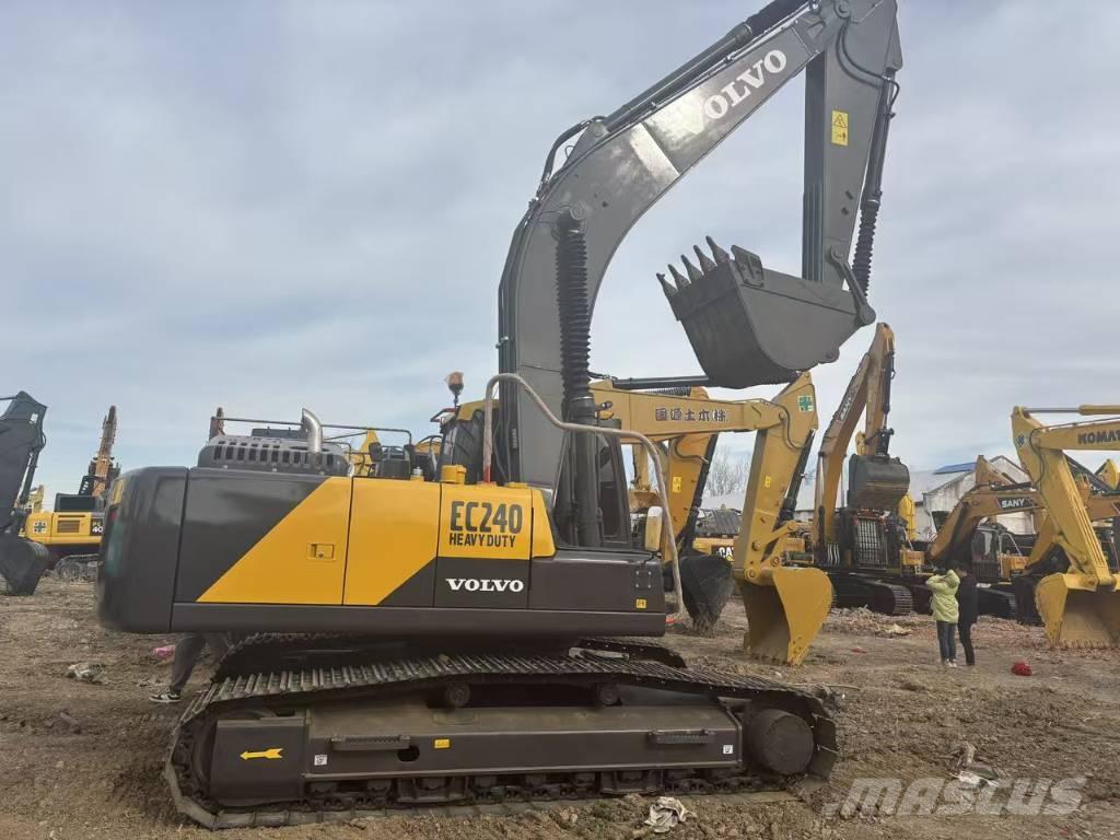 Volvo EC 240 حفارات زحافة