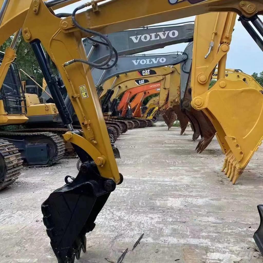 CAT 303.5 حفارات زحافة