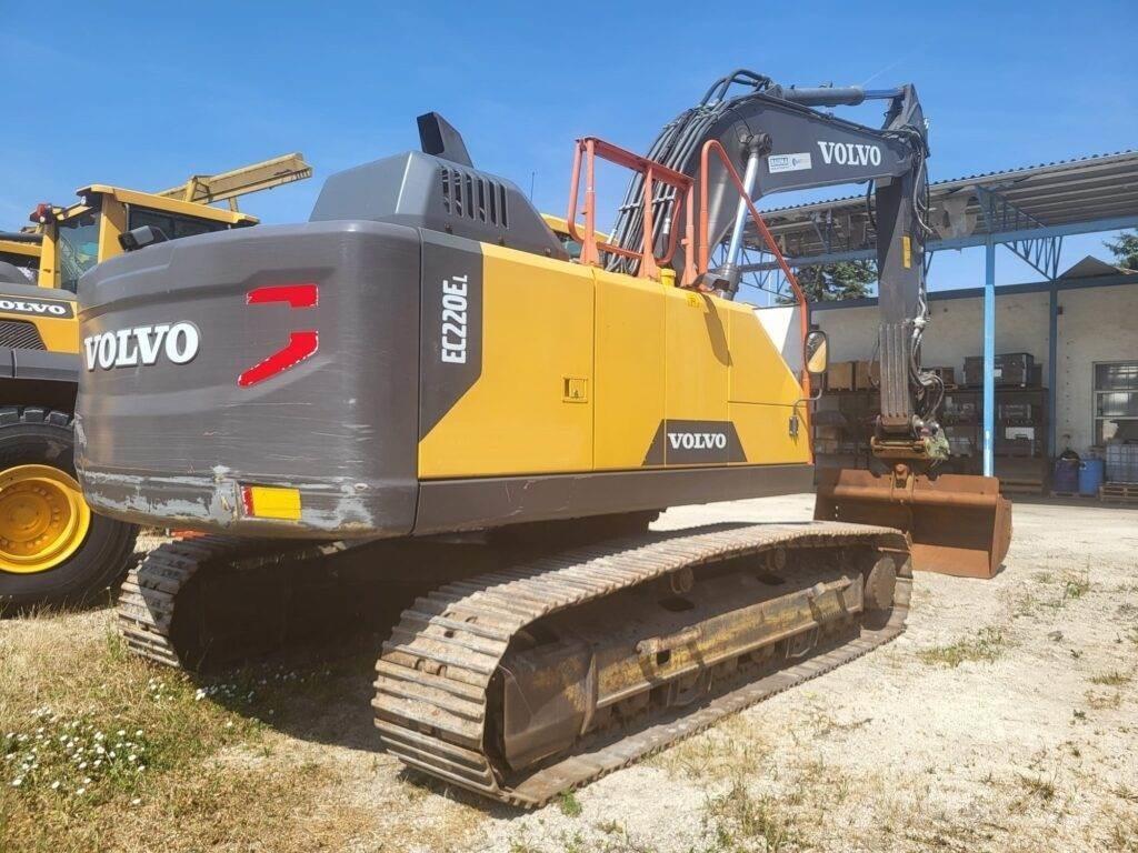 Volvo EC220EL حفارات زحافة