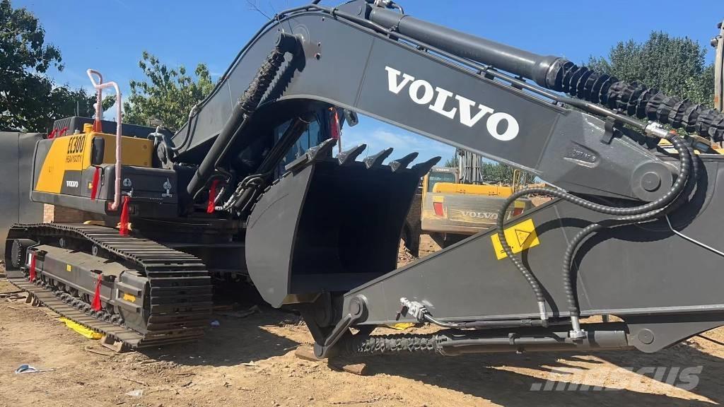 Volvo EC300 D حفارات صغيرة أقل من 7 طن (حفارات صغيرة)