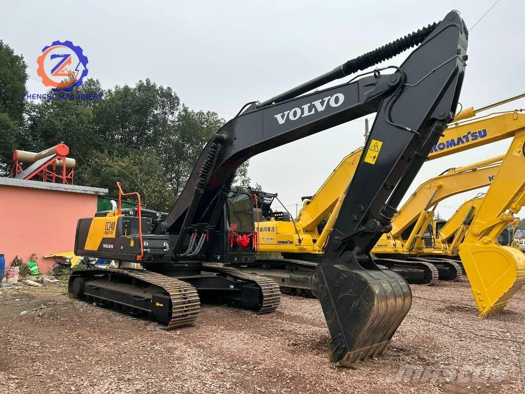 Volvo EC 240 حفارات زحافة