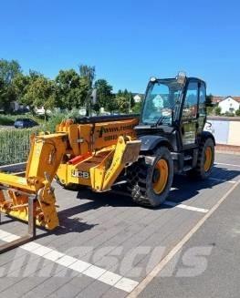 JCB 540-140 مناولات متداخلة