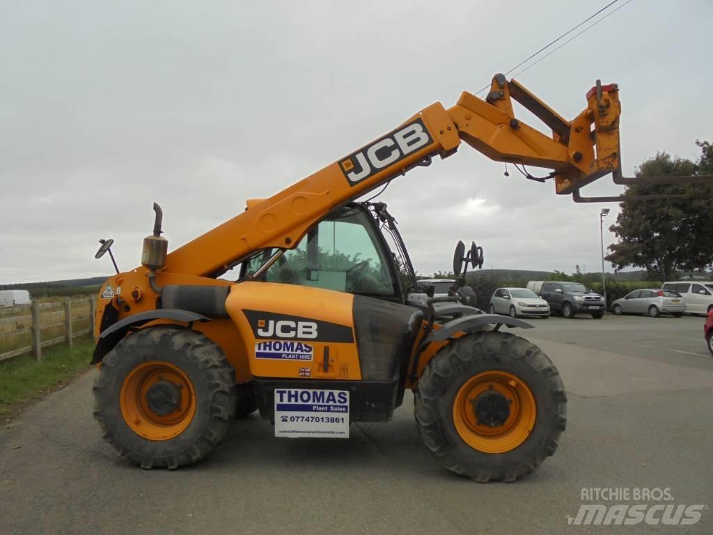 JCB 531-70 مناولات متداخلة