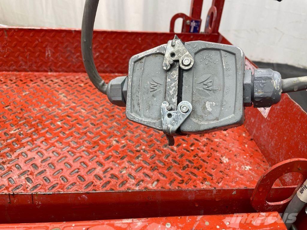 SkyJack SJ3219 رافعات مقصية الشكل