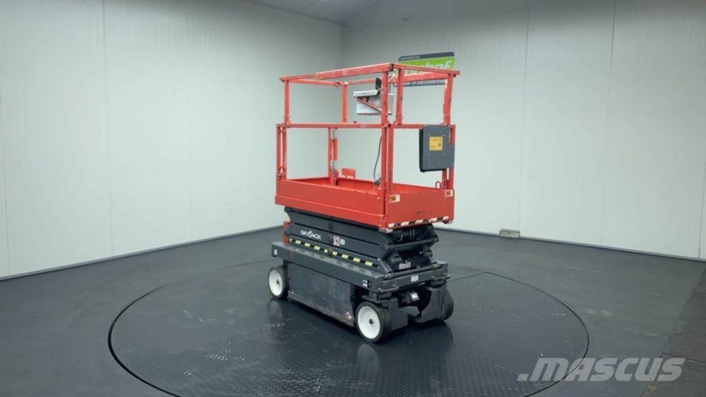 SkyJack SJ3219 رافعات مقصية الشكل