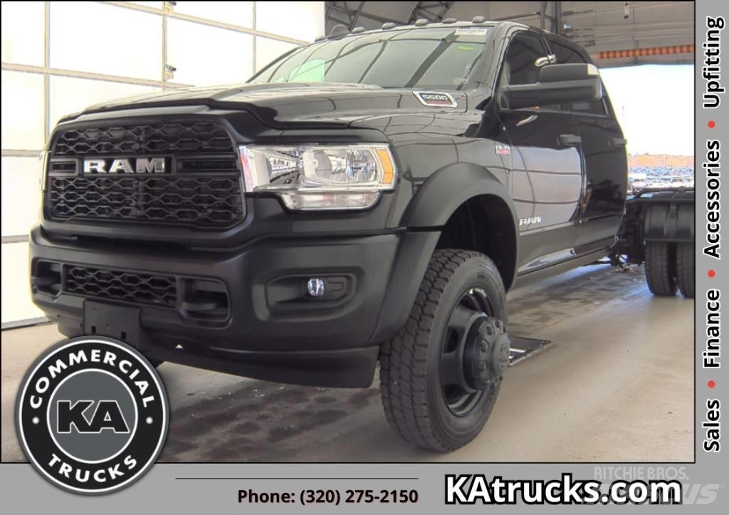 RAM 5500 TRADESMAN شاحنات بمقصورة وهيكل