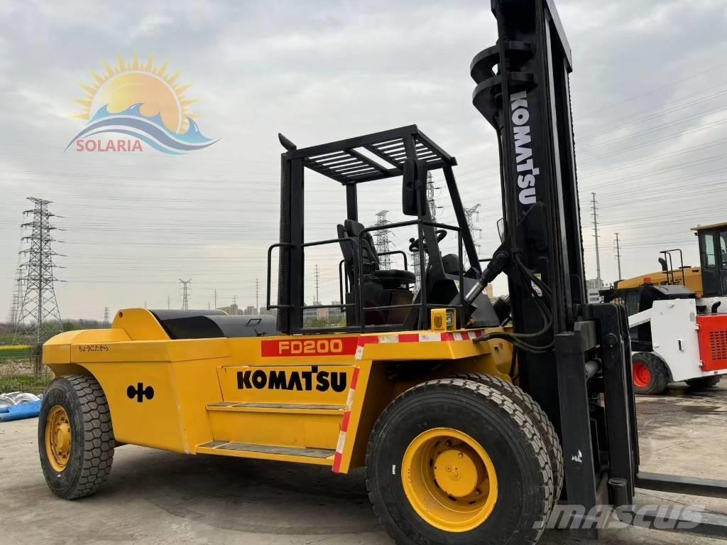 Komatsu FD 200 شاحنات الديزل