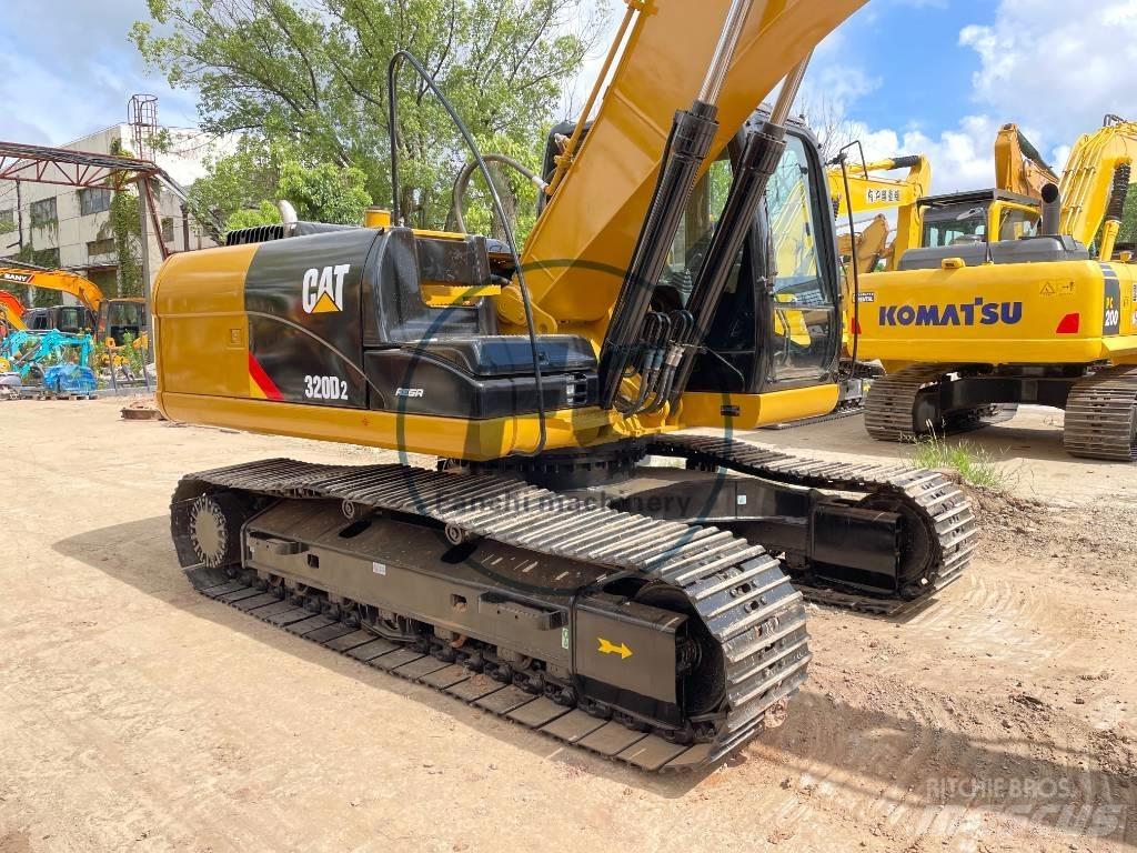 CAT 320 D 2 حفارات وسط 7 طن - 12 طن