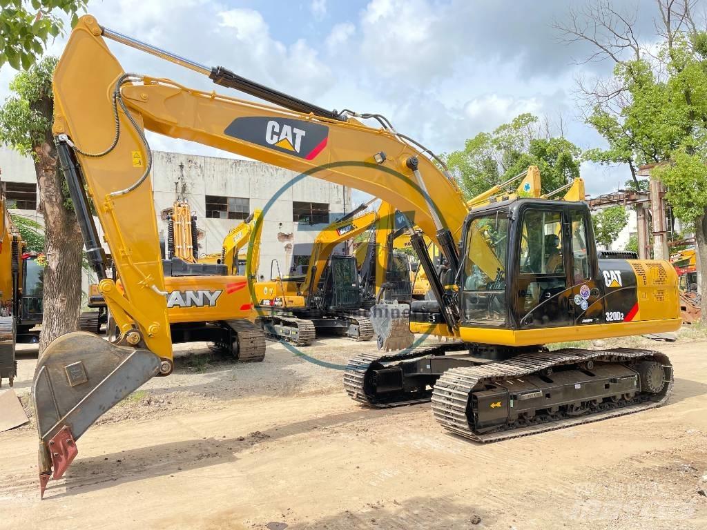 CAT 320 D 2 حفارات وسط 7 طن - 12 طن