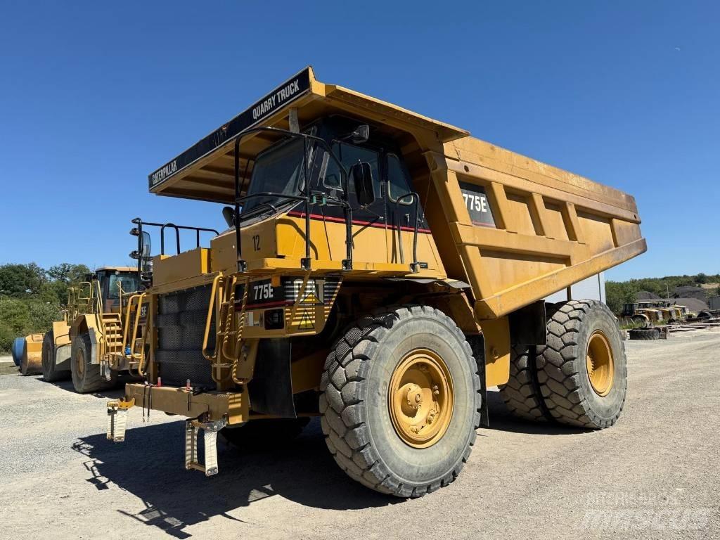 CAT 775 E شاحنات المخلفات الصلبة