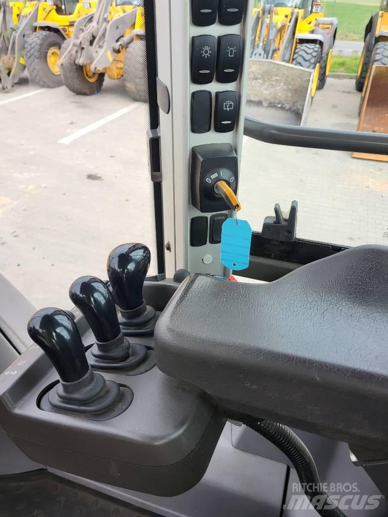 Volvo L 110 H لوادر بعجل