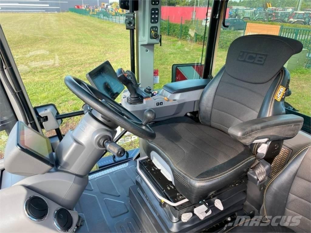 JCB 4220 ICON الجرارات