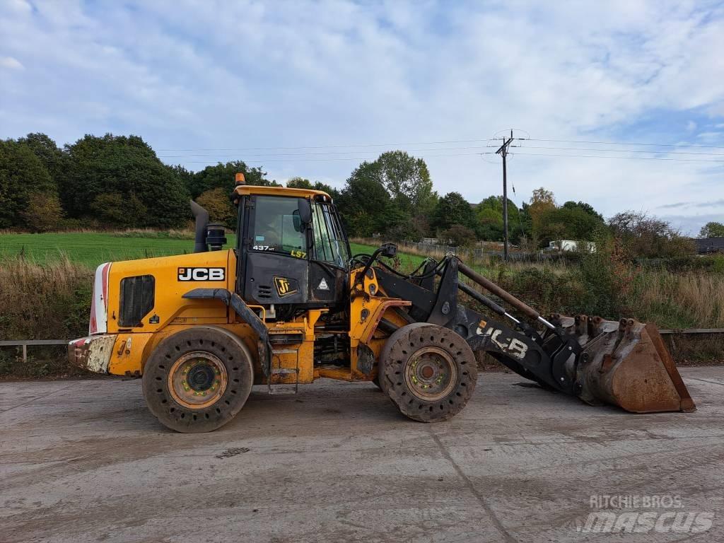 JCB 437 HT لوادر بعجل