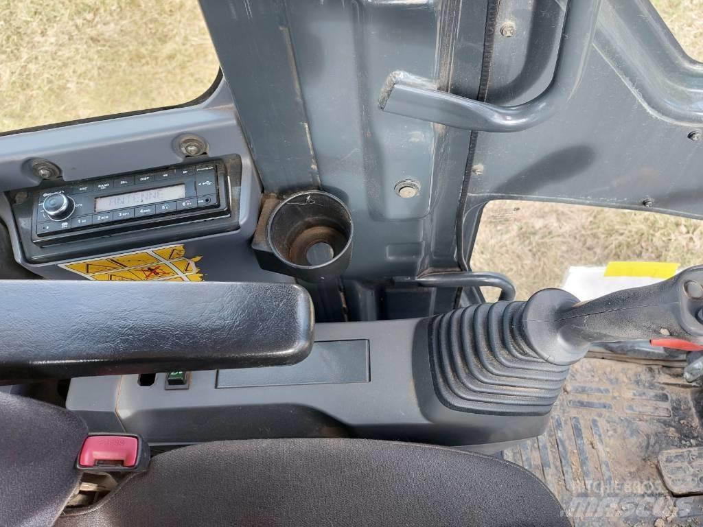 Komatsu PW 118 MR -8 حفارات بعجل