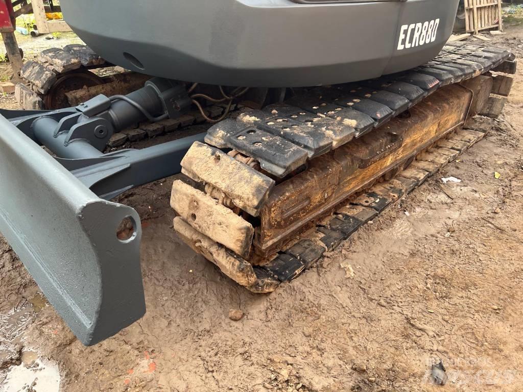 Volvo ECR 88 D حفارات وسط 7 طن - 12 طن