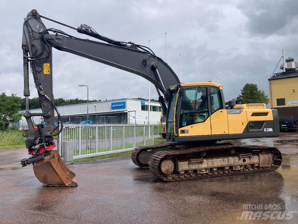 Volvo EC 220 DL حفارات زحافة