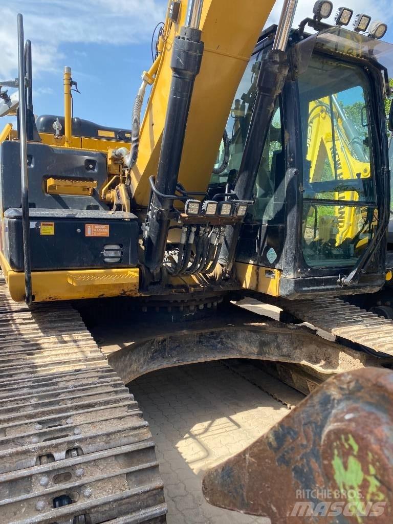 CAT 323 EL حفارات زحافة