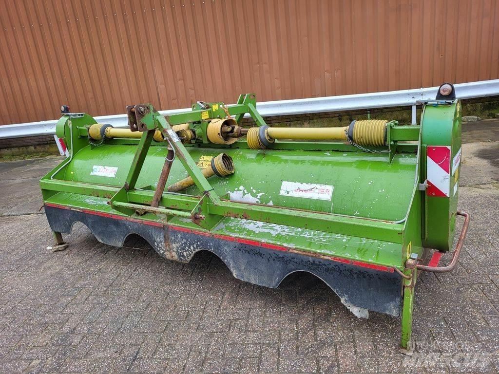 Baselier LKB 320 جزازات وأغطية المراعي