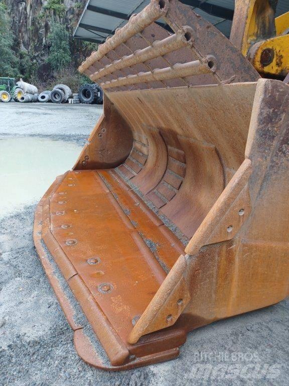Komatsu WA800-3 لوادر بعجل