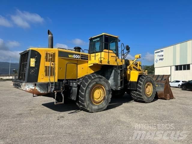 Komatsu WA 600-6 لوادر بعجل