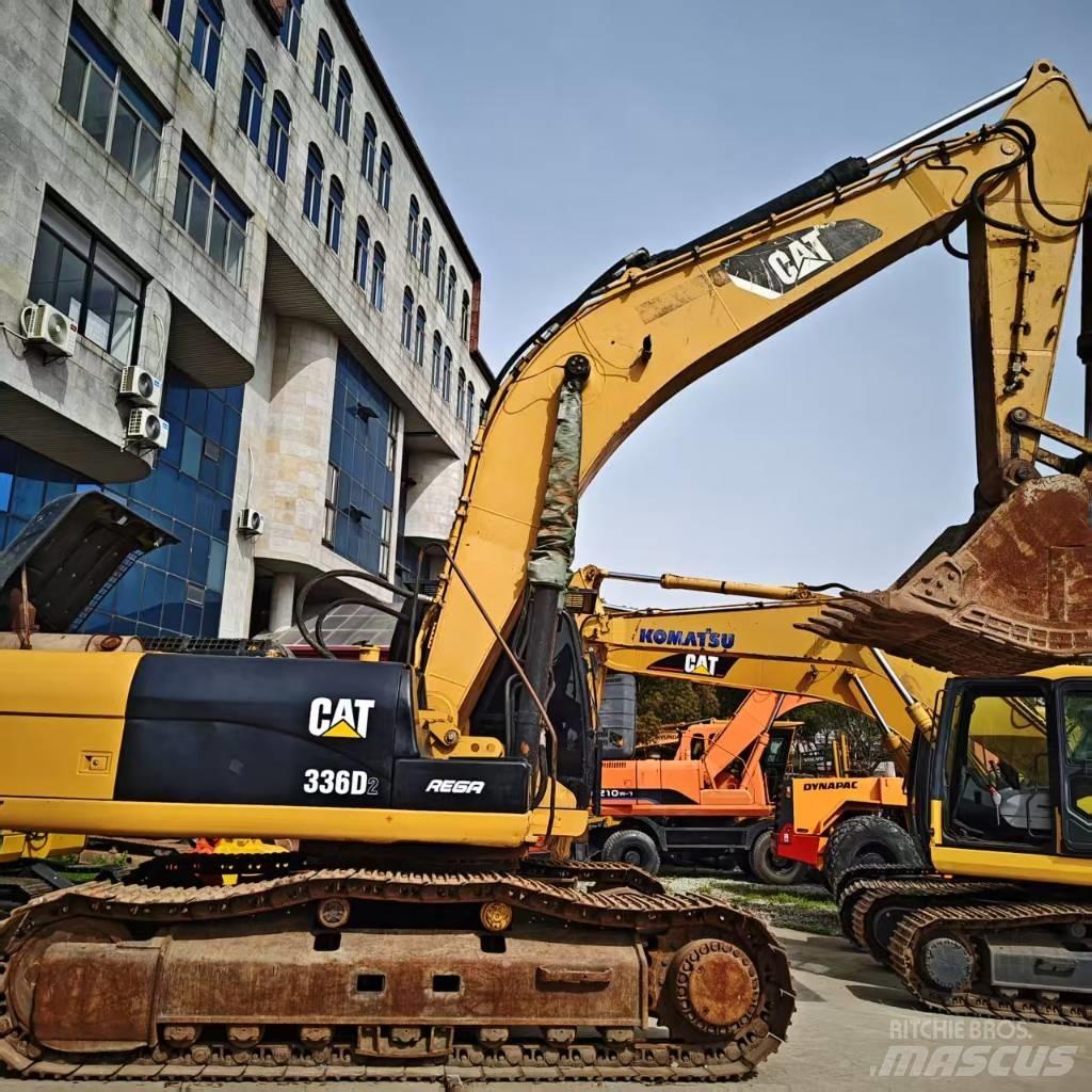 CAT 336 D حفارات زحافة