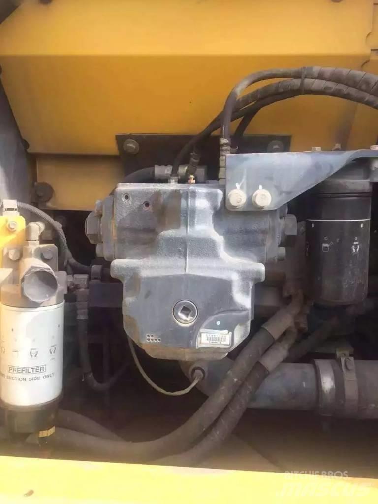 Komatsu pc200-7 حفارات زحافة
